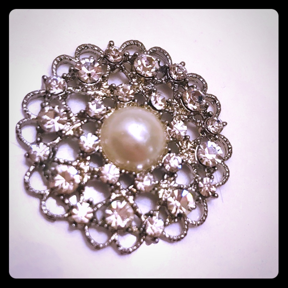 COMING SOON: Crystal Brouche W/ Pearl